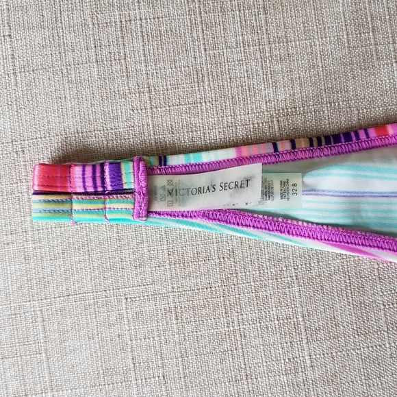 Victoria's Secret bikini - Picture 2 of 3